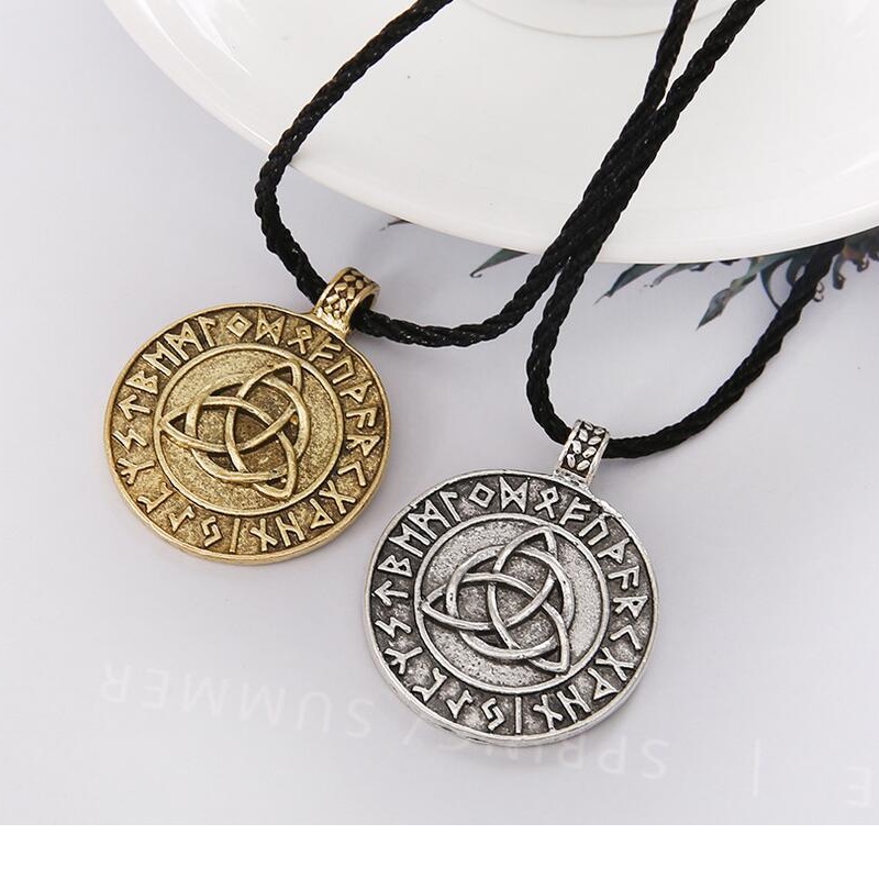 

Retro triangle pendant necklace
