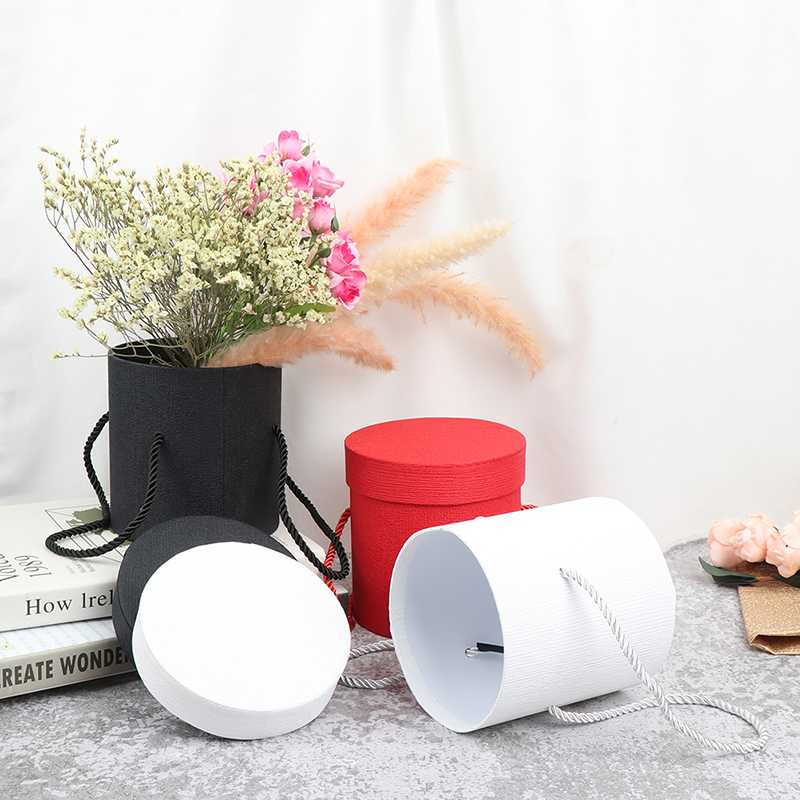 

Round Flower Paper Boxes Lid Hug Florist Flower Hold The Bucket Gift Packaging Box Gift Candy Bar Party Wedding Storage Box
