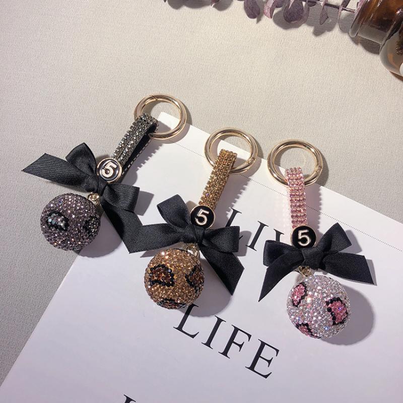 

Luxury Chain Accessories 2020 New Leopard Print Full Crystal Keychain Ball Ribbon Bowknot For Women Bag Charm Pendant Chains
