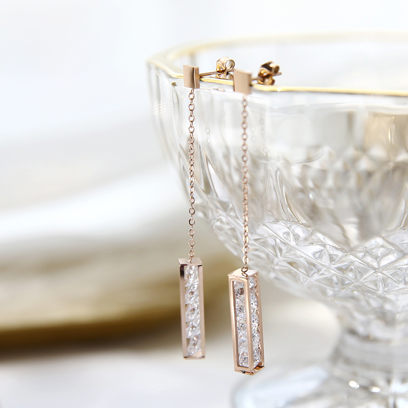 

YUN RUO 2020 Fashion Super Shiny Zircon Square Stud Earring Rose Gold Color Woman Gift Titanium Steel Fine Jewelry Not Fade