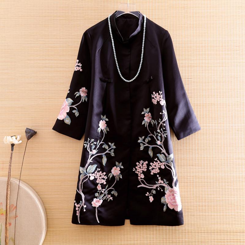 

Chinese Style Elegant Lady Outerwear Autumn Indie Folk Royal Embroidery Floral Women Vintage Loose Trench Coat Female S-XXL