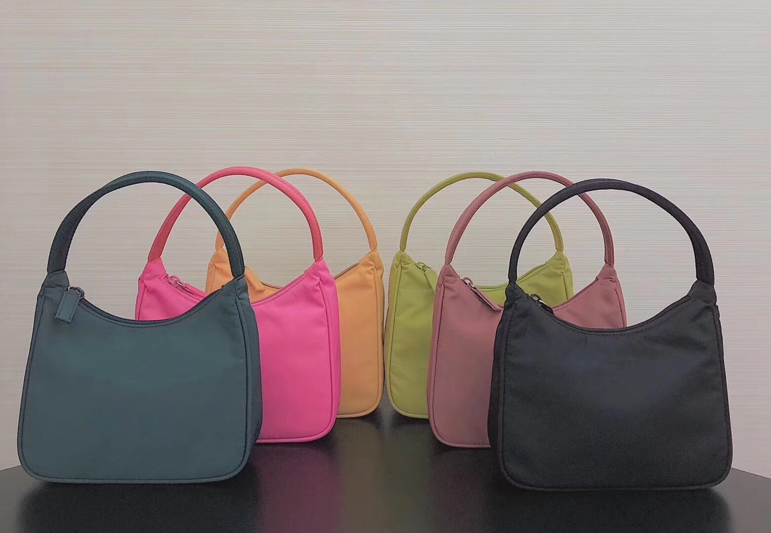 

Classic ladies underarm bag new nylon shoulder simple handbag fashion large capacity crescent bag waterproof tide women's shoulder messenger, Red