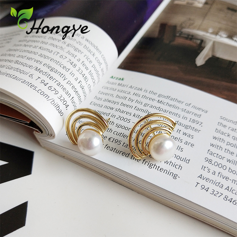 

Hongye 925 Sterling Silver Earrings for Women Hollow Fan Pearl Earrings Ear Nails Sweet Girls Brincos Unique Jewelry Gifts Party