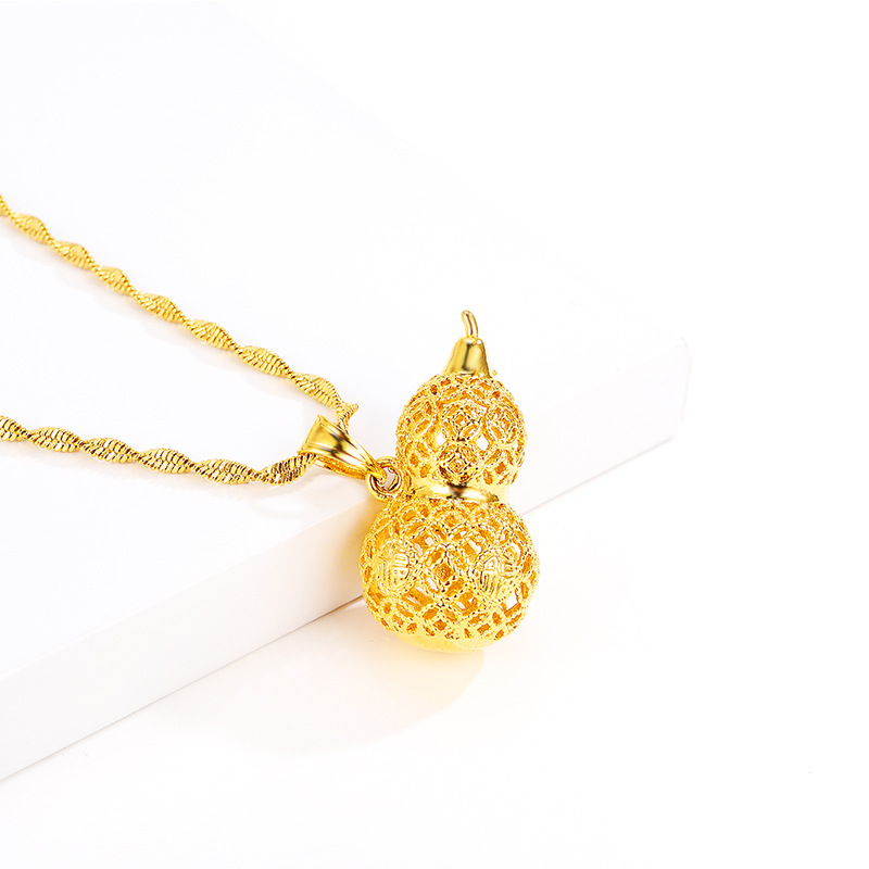 

Retro luxury gold plated golden gold pendant for women popular Brass Pendant Fashion Women necklaces for men
