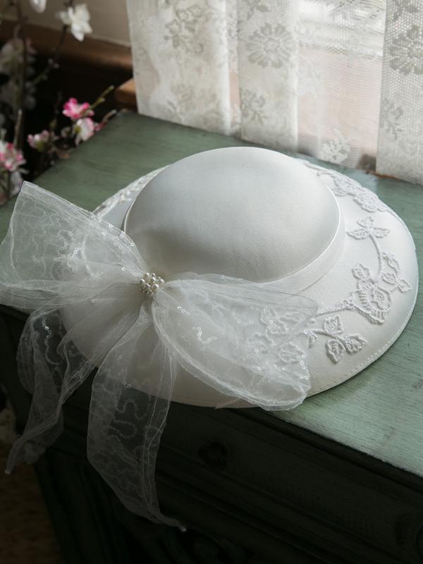 

Bride Wedding Hat White Embroidery Lace Flower Fedoras Long Gauze Bow Fascinator Hat Headdress French Ladies Evening Party