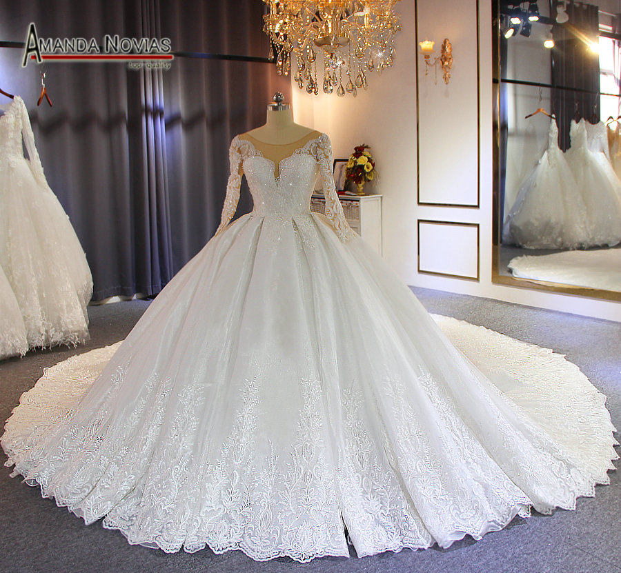 

robes de soiree longue big ball gown wedding dress with luxury long train, Ivory