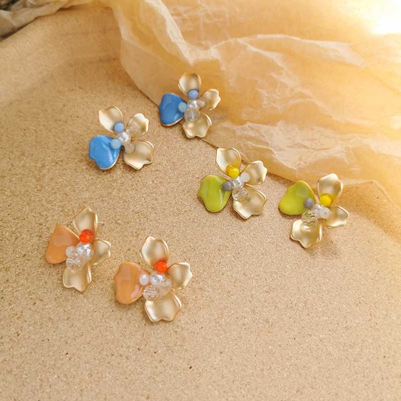 

Stud 2021 Fashion Colorful Metal Flower Earrings For Girl Crystal Petal Oorbellen Punk Statment Jewelry Gift