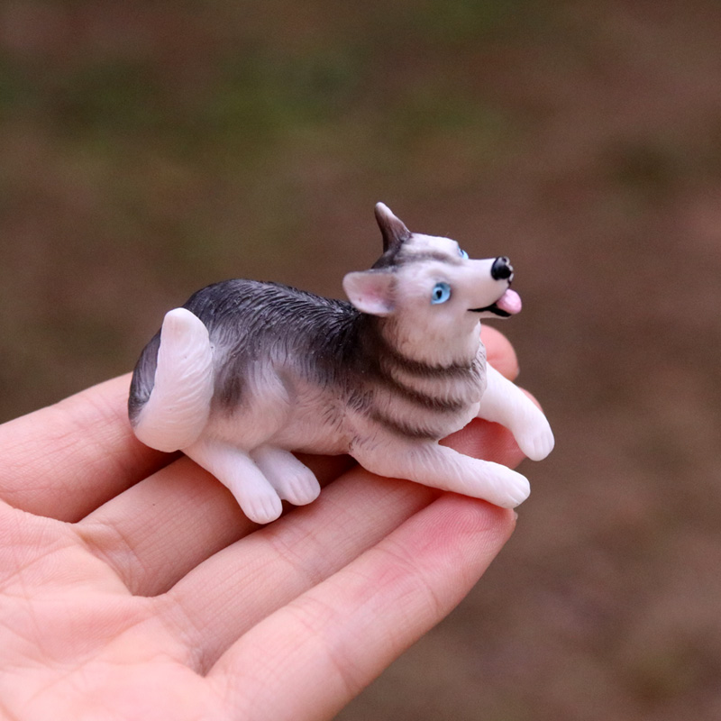 

BAIUFOR Miniature 1PC Resin Husky Dog Mini Action Figure Desk Home Decoration Accessories