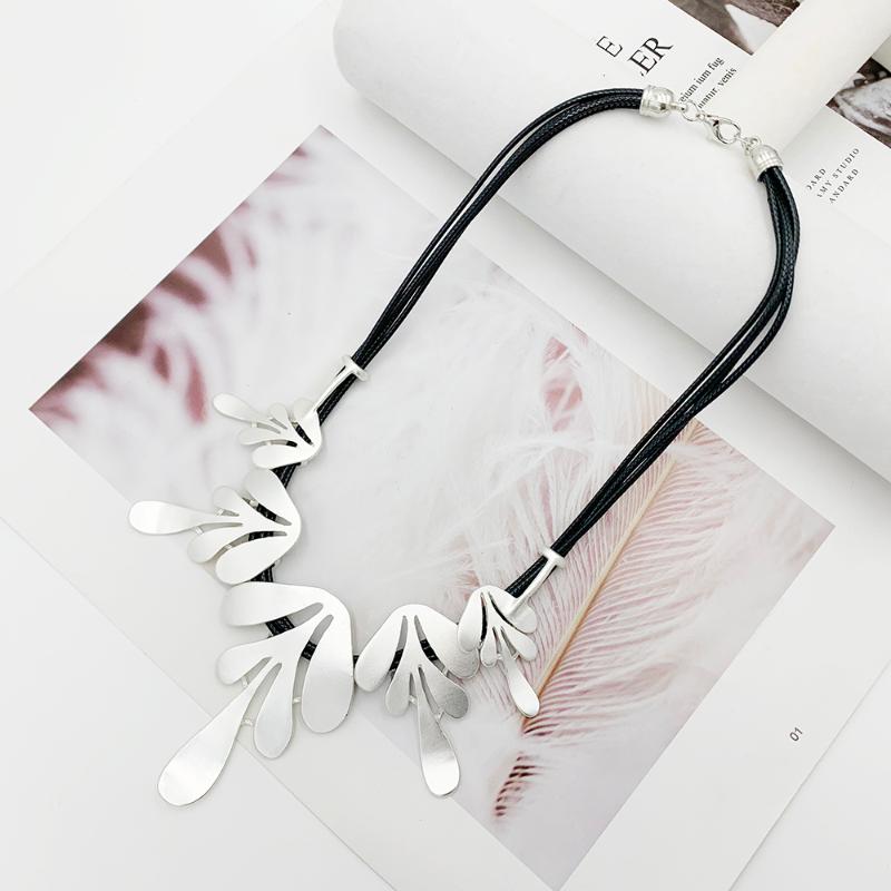 

Leaf Shape Jewelry Alloy Geometry Drop Choker Neckalces Maxi Collar Necklace Jewelry Wholesale SALES