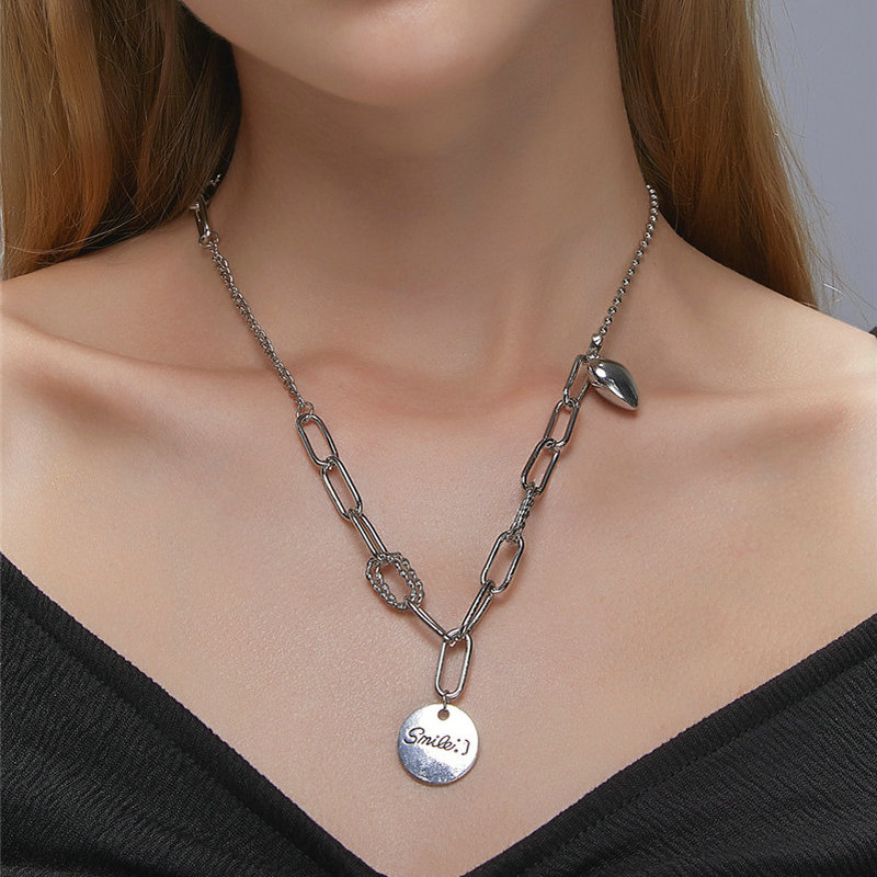 

Personal letter smile Heart round Plate Lettered Men and Women Necklace Fashion Hot Selling Pendant Retro Hip Hop Necklace Gift