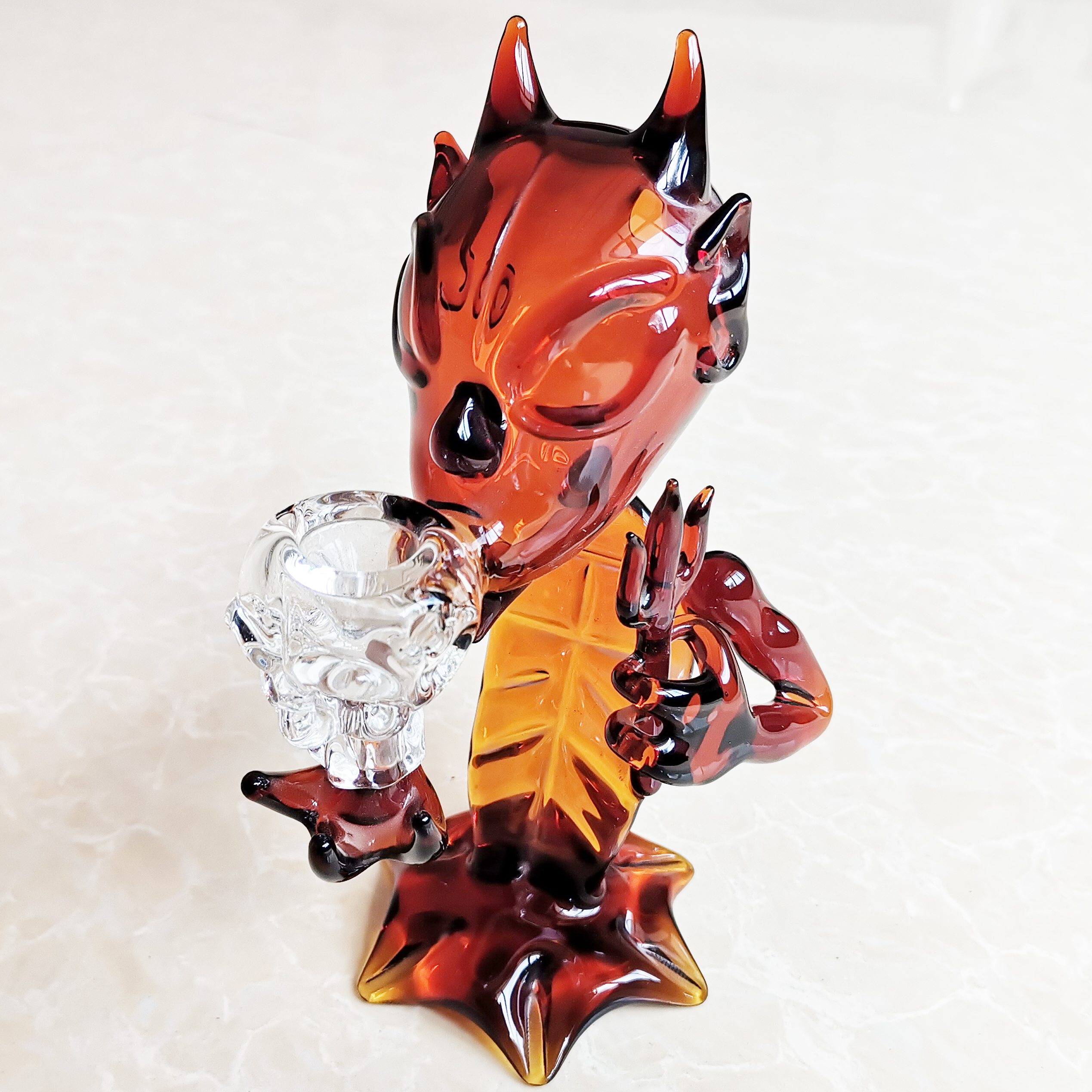 

Glass Devil Shape Bong Glass Water Pipes Bubbler Amber Color Borocilicate Material High Quality Hookahs Beaker