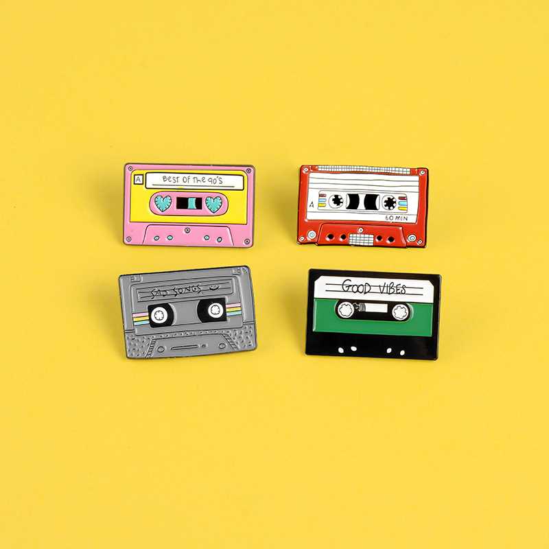 

Classic Videotape pin Recording memories soft enamel pins brooches Vintage maiden Lapel pin badge Clothes bag jewelry 90s gift