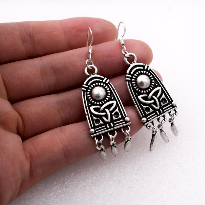 

1pair Norse viking celtics Troika Classic Norse Design With Dangles Erring