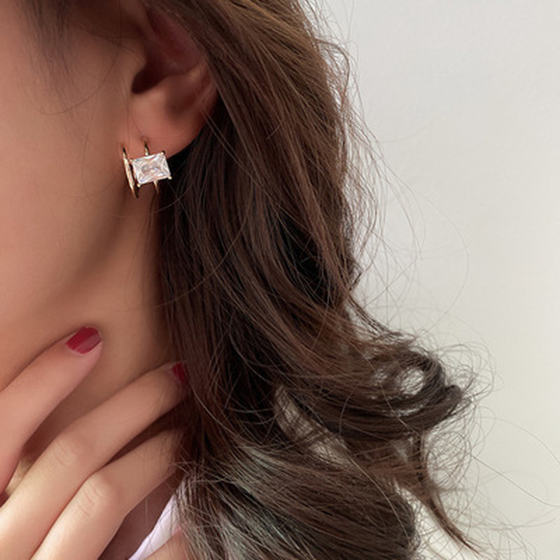 

Minimalist Shiny CZ Stone Square Geometric Earrings for Women Gold Color Metal Hollow Layed Open Hoop Earrings Party Brincos