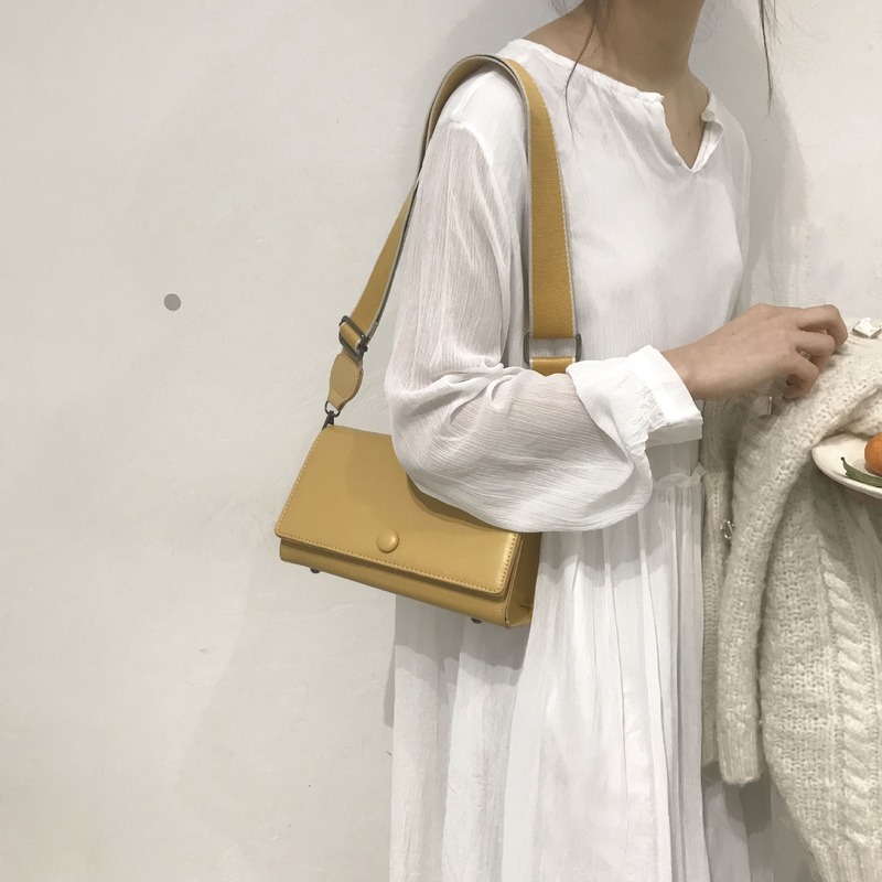 

Small Bag Women Spring 2020 New Korean Version of the INS Fashion Square Shoulder Shoulder Bag, Black