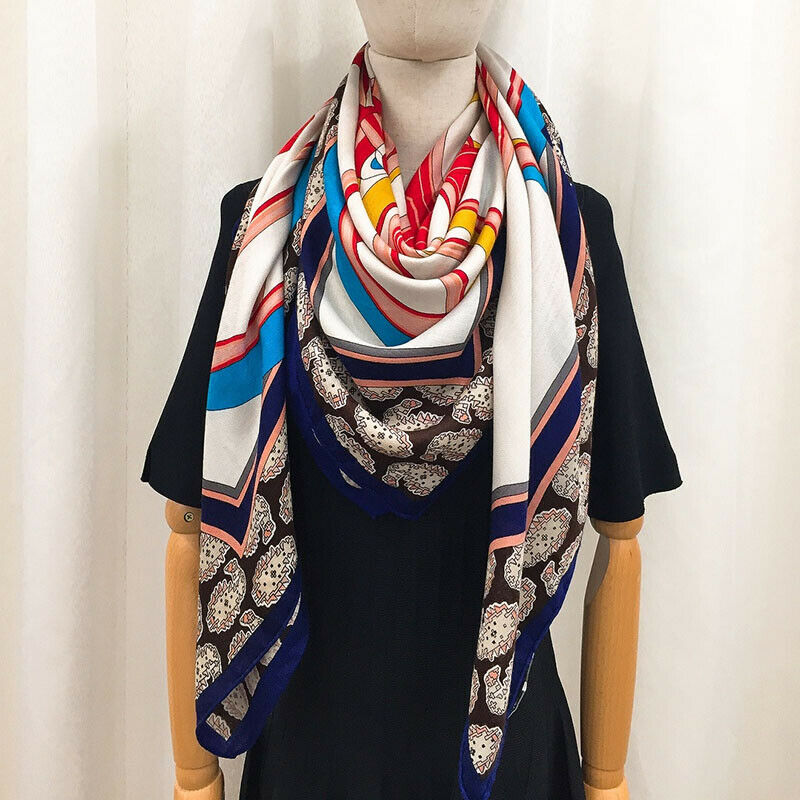 

Luxury 70% Cashmere 30% Silk Thin Scarf Fashion Carriage Wheel Print Shawl Stole for Women 135*135cm