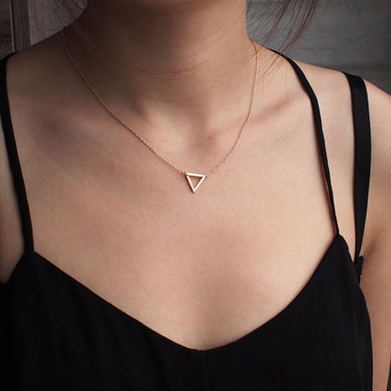 

Creative Cutout Triangle Chain Necklace Women's Charming Gold Geometric Pendant Female Wedding Party Jewelry Fashion Accessories