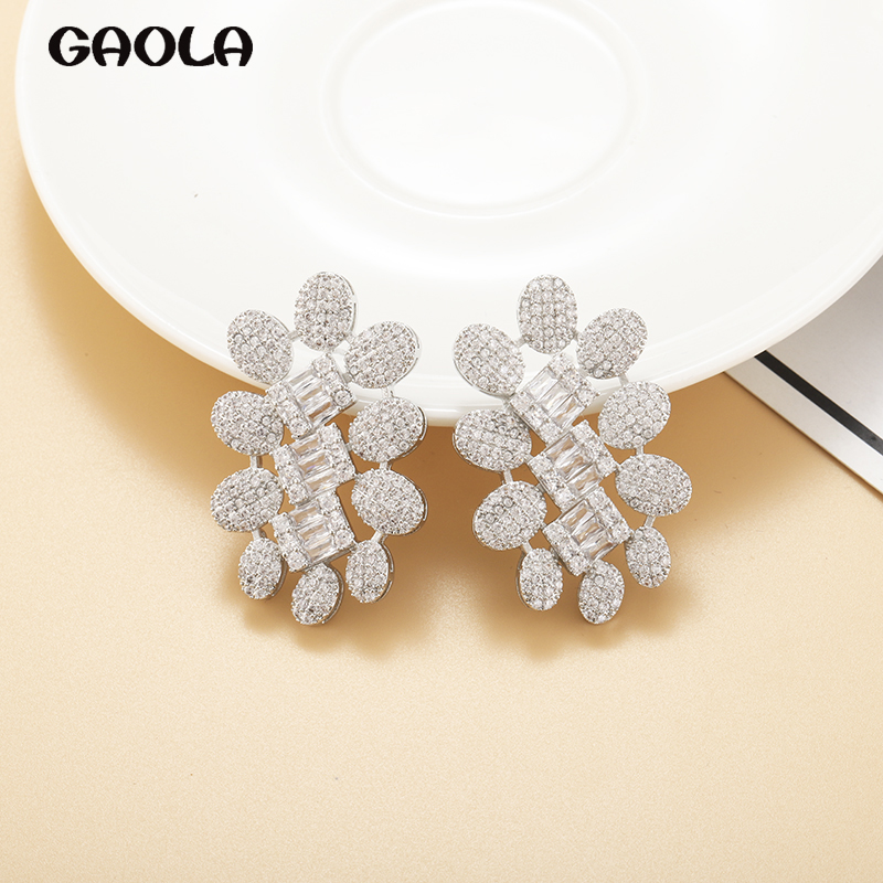 

GAOLA Grote Super Luxe Transparante Cz Stud Oorbellen Shiny Delicate Earrings for Women Advanced Aesthetic GLE9435