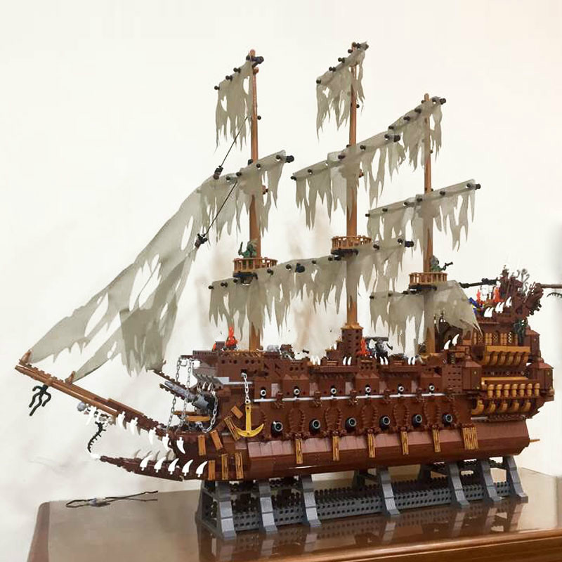 

16016 3652PCS MOC Movies The Flying Dutchman Netherlands Ship Sets Building Blocks Bricks Toys for Children