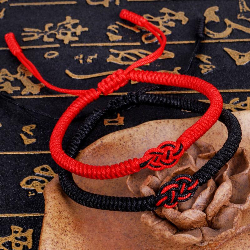 

Hand-Woven Lucky Red Rope Bracelet Adjustable Size Men And Women Concentric Knot Hand Braided Rope Couple Bracelet Ladies Gift