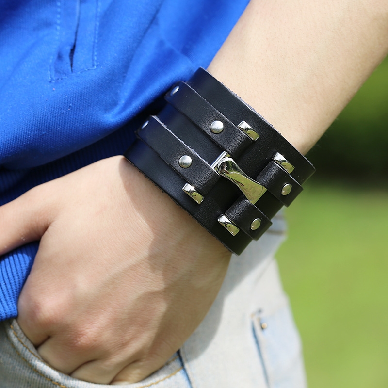 

2020 New European American New Retro Leather Bracelets Bangles Punk Black Charm Bracelets for Men Women Fashion Jewelry