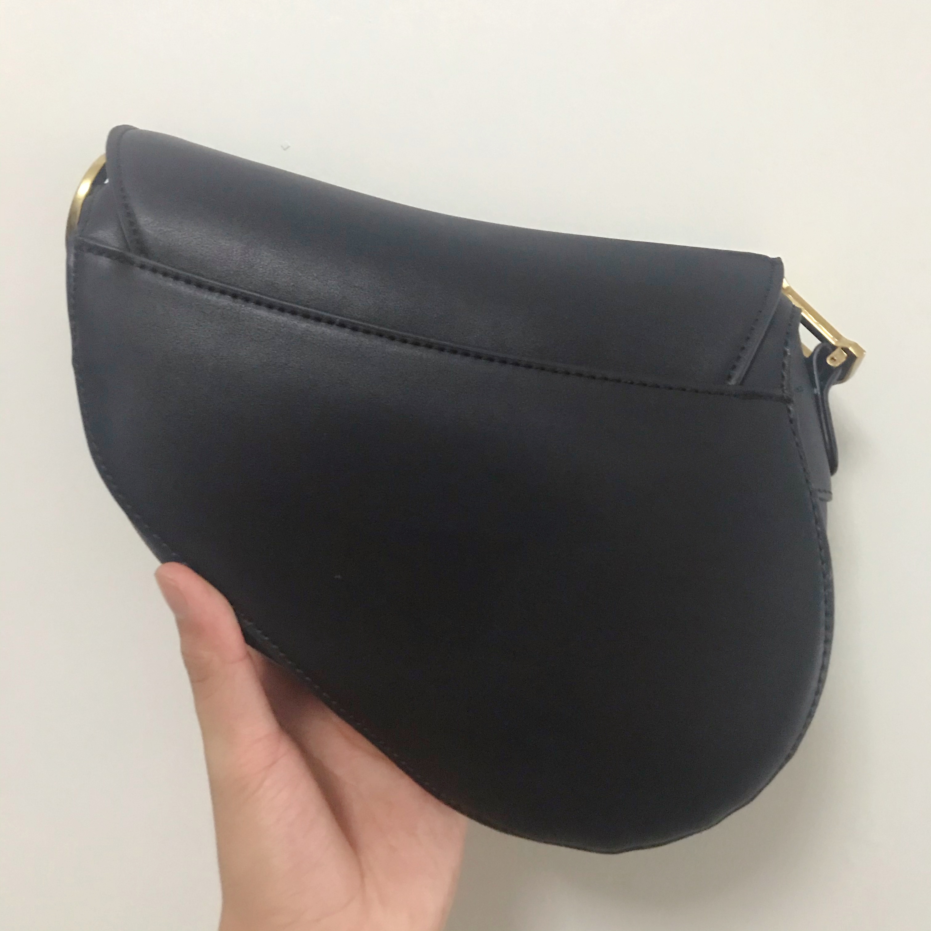 

Ladies Handbag Letter One Shoulder Bag High Quality Leather Diagonal Saddle Black Fashion Woman Wallet, Not sold separately box