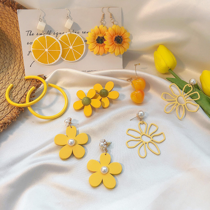 

2020 New Design Korean Temperament Yellow Flower Earring for Women Personality Sweet Aolly Acrylic Earrings Jewelry Female