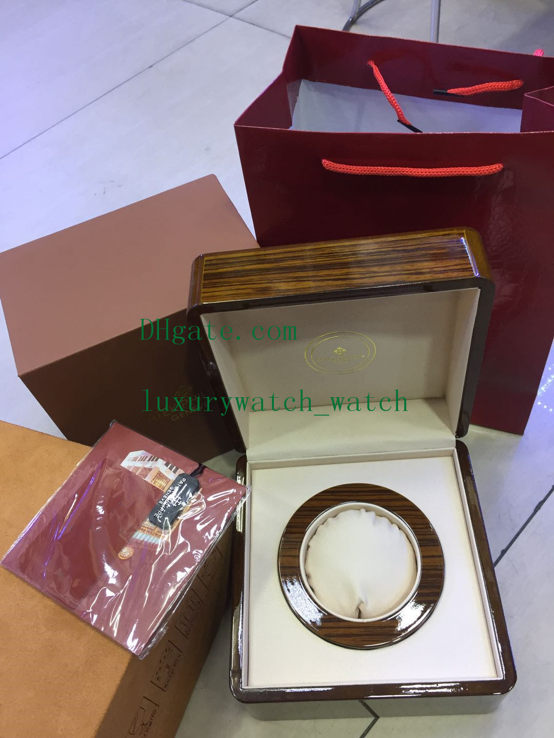 

Luxury Watch box High quality AQUANAUT Red Original Box With Certificate Handbag 5167 5167 5227R 5167/1A Men Ladies Wooden Boxes