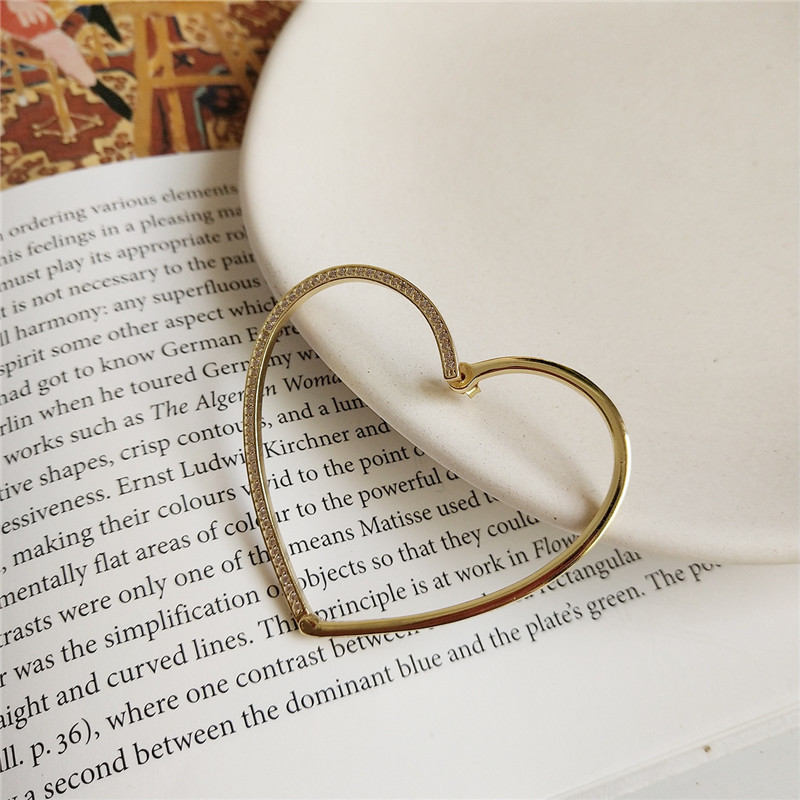 

RUIYI Real 925 Sterling Silver Women 18K Gold Heart Shape Hoop Earrings Girls Birthday Party Jewelry Exquisite Niche Earrings