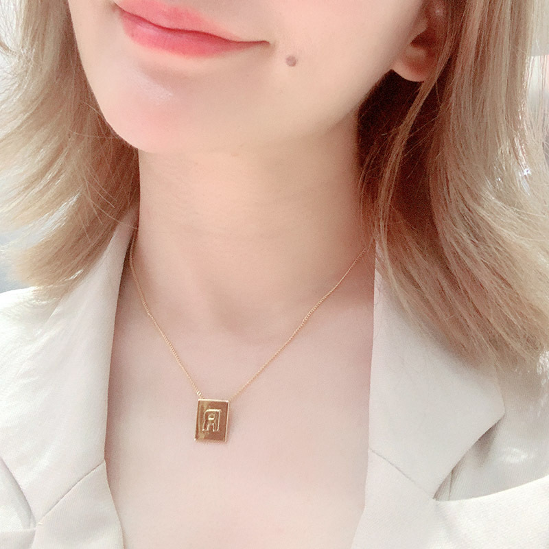 

Chains Fashion Celin Gold Decorated 26-letter Necklace Valentine's Day Gift Brass Plating Authentic Square Clavicle Chain Woman