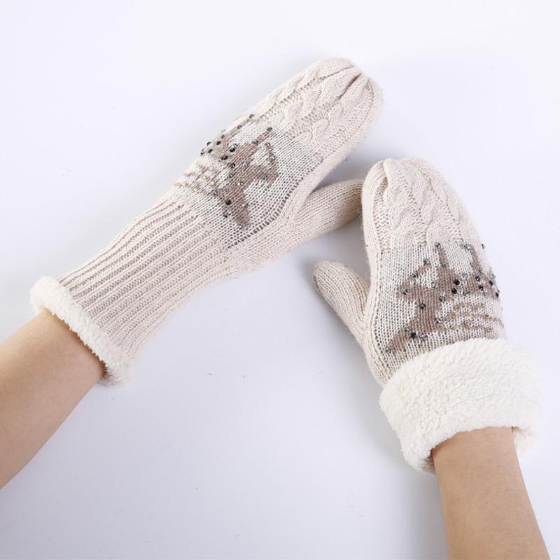 

Female gloves Winter Christmas deer knitting Keep warm Mittens Plus velvet Rhinestone women 2020 new fashion