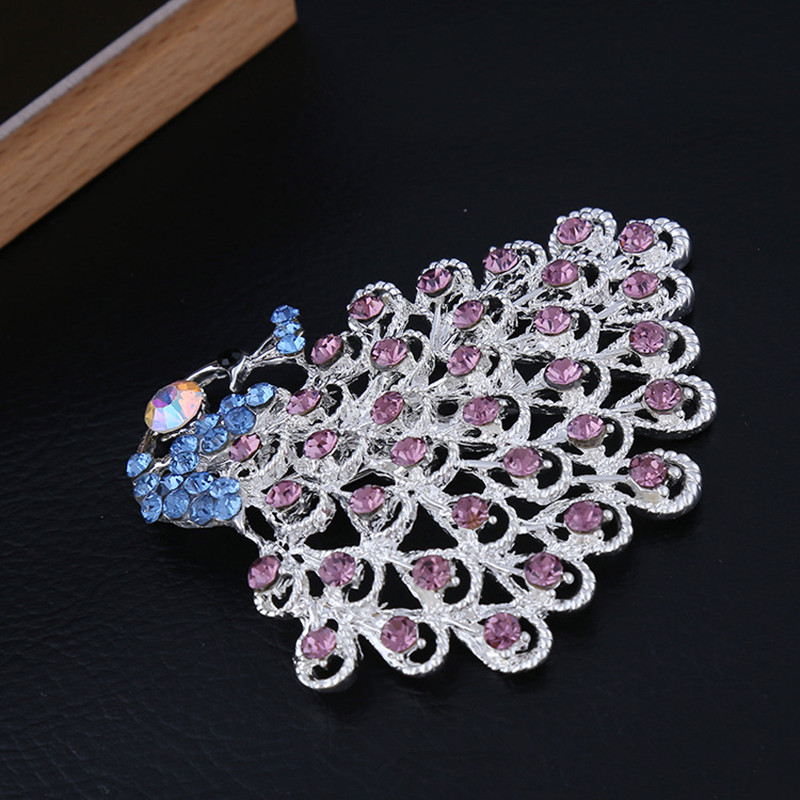 

Rhinestone Peacock Brooch For Woman Purple8/Blue/White Animal Brooch Bag/Clothing/Hat Accessories Korean Luxury Party Jewelry3695714