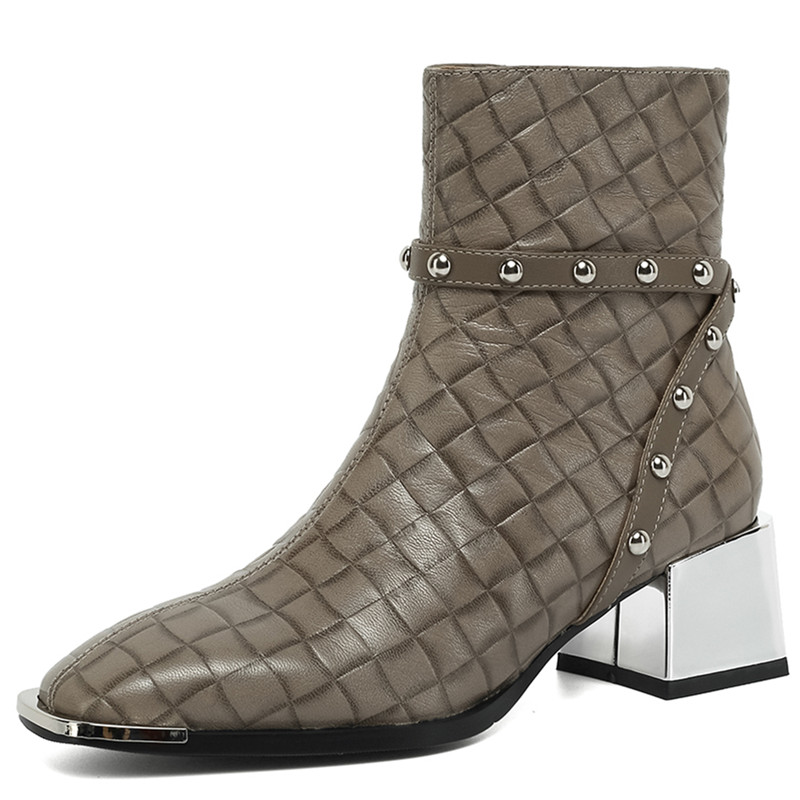 

2020 New Arrival Fashion Women Boots Genuine Leather Boots Rivet Thick Heels Square Toe With Zip Ankle Ladies Shoes, Black