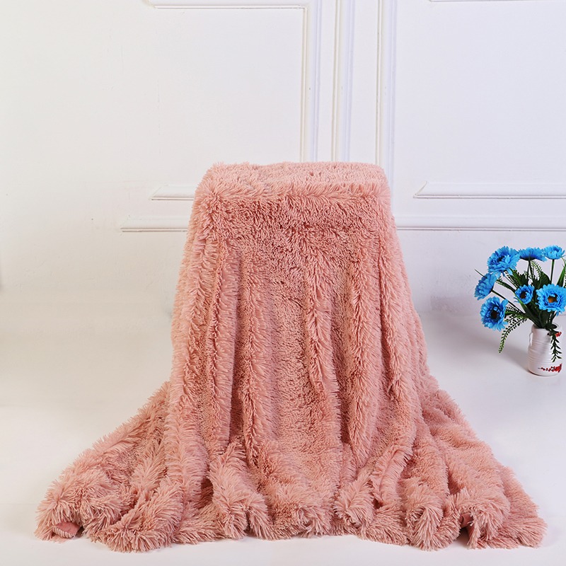 

Soft Fur Throw Blanket on the Couch Long Shaggy Fuzzy Fur Faux Bed Sofa Blankets Warm Cozy With Fluffy Sherpa