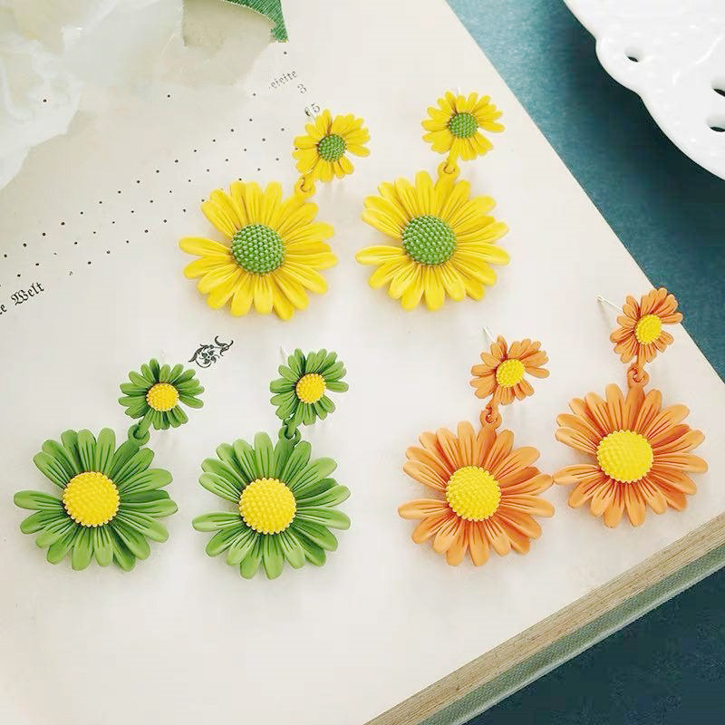 

New small daisy flowers earrings simple earrings cute girls women ladies jewelry