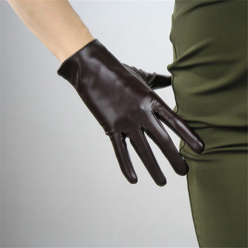 

2020 New 21cm Touchscreen Short Gloves Emulation Leather Patent Leather Dark Brown Coffee Black White Female PU Gloves PU98-21