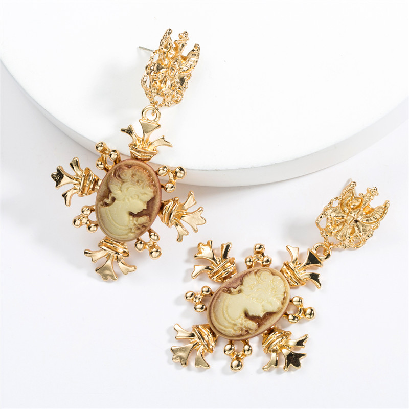 

Classic Vintage Women Earrings Fashion Jewelry 2020 Zinc Alloy Resin Long Earrings Party Gift Dangle For Women