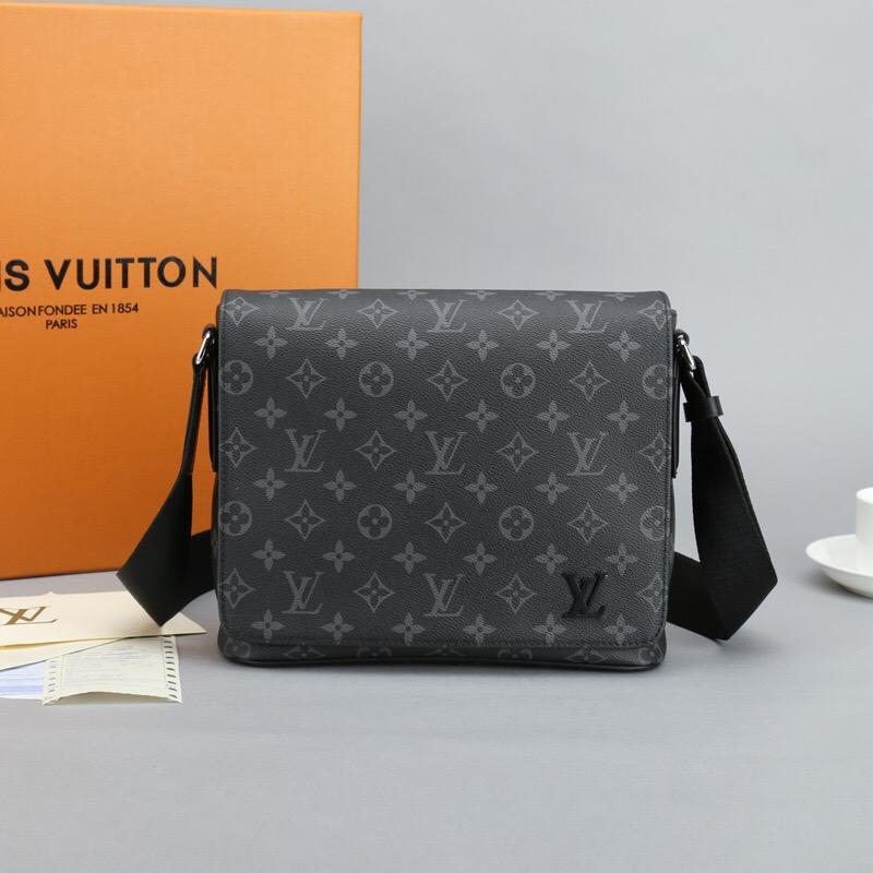 2021 hot-selling famous designer leather man handbags, luxury designer bags, shopping bags,Shoulder bag ,Messenger Bag,M44000,Free shipping-image-582729910