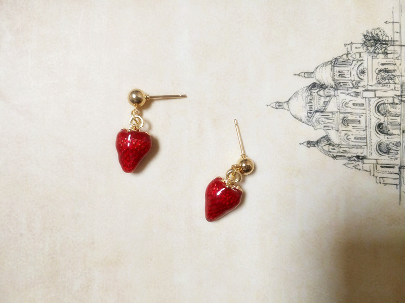 

Sweet Red Strawberry Studs Earrings for girl Fashion Fruit Vacation Jewelry Cute Lovely Strawberry Ear Studs wholesale
