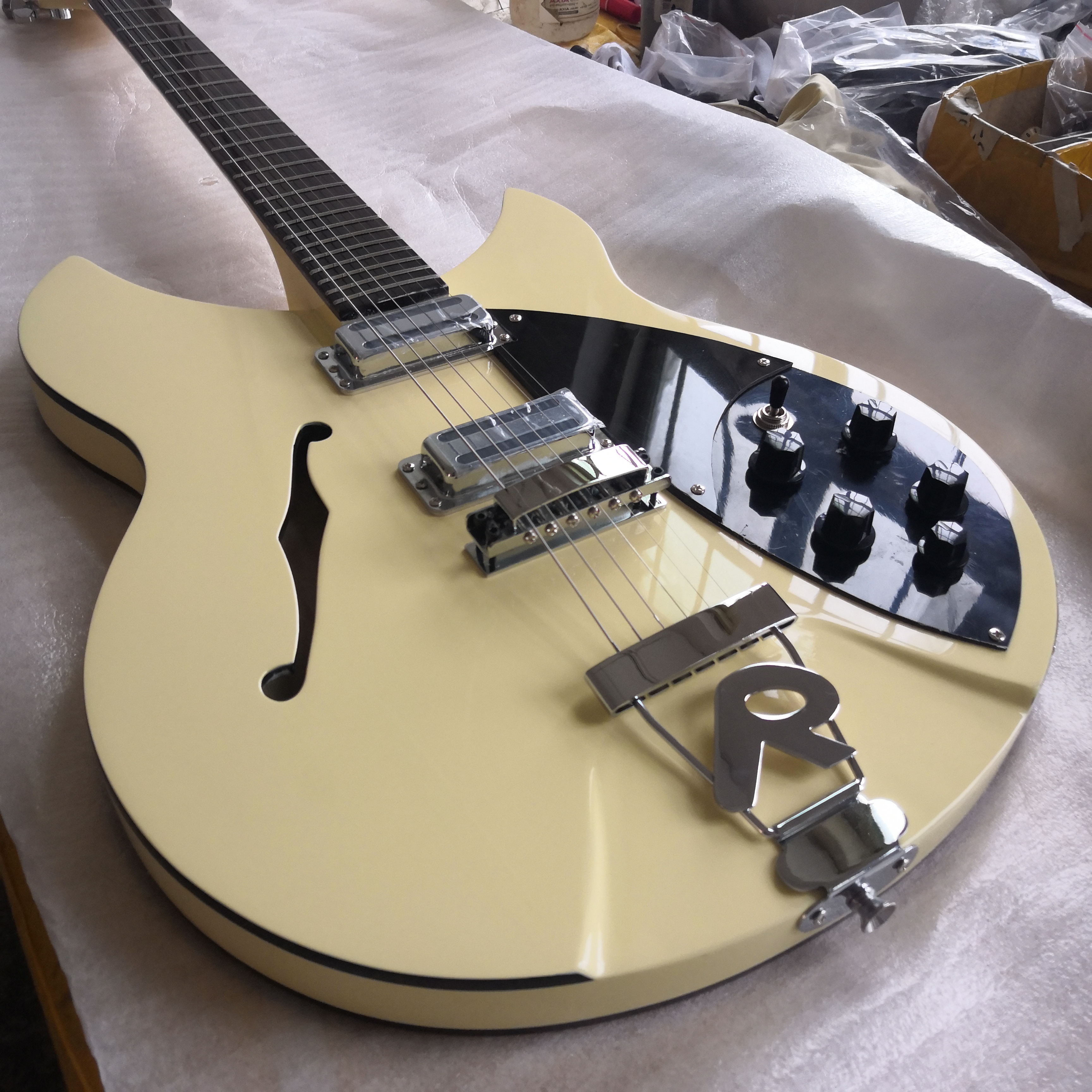 

Creamy yellow 6 Strings Guitar Model 330 Rick Toaster Pickups Electric Guitars Semi Hollow Body Free Shipping