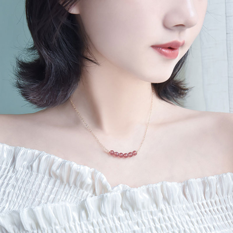 

Korean New Simple Fresh Light Luxury Strawberry Crystal Choker Necklace Clavicle Chain Women Jewelry