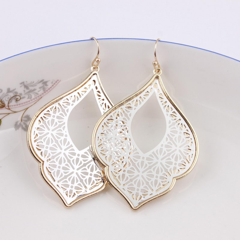 

ZWPON 2020 New Graceful Arabesque Teardrop Dangle Earrings for Women Fashion Gold Filigree Heart Earrings Wholesale
