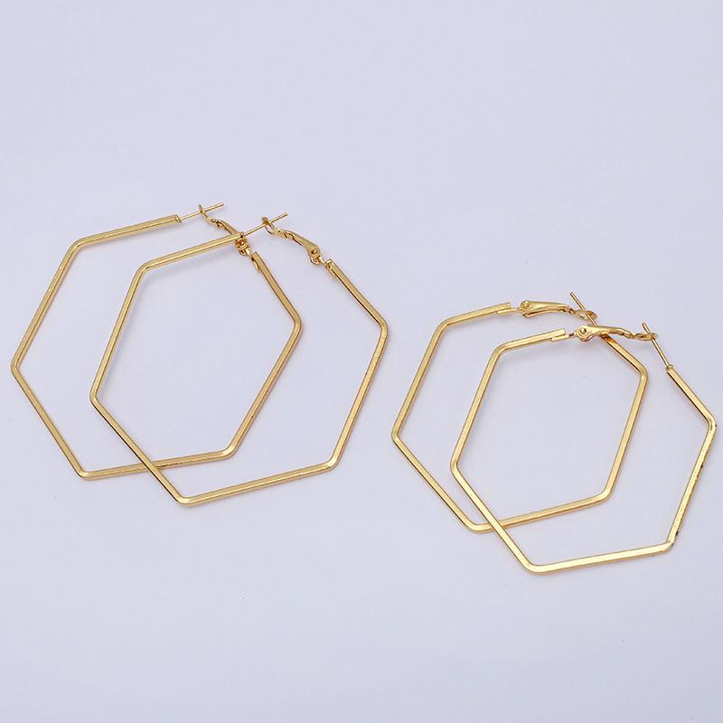 

Size 50mm 60mm 2020 New Big Circle Round Hoop Earrings for Women's Fashion Statement Golden Punk Charm Earrings Party Jewelry