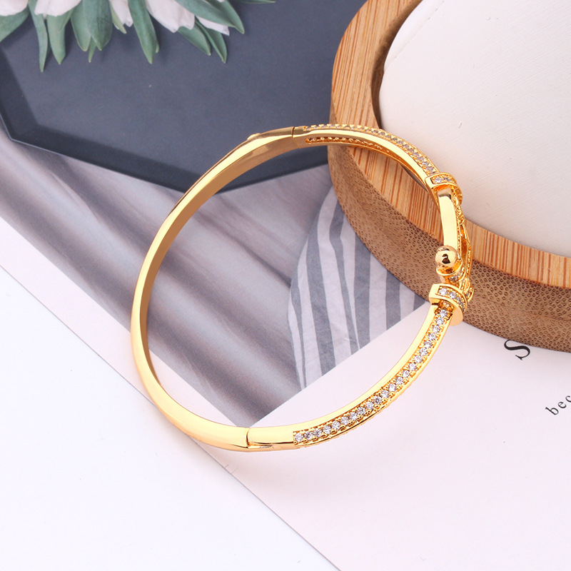 

fashion horseshoe buckle micro engraved zircon bracelet small pure and fresh joker lady's bracelet womens bracelets jewelry, Black