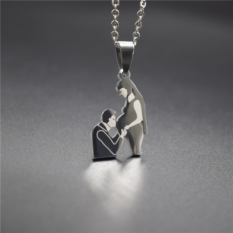 

Pregnant Woman Necklaces Cute Stainless Steel Dad Kiss Mom and Baby Pendant Necklaces Pregnant Woman Jewellery Family Jewellery