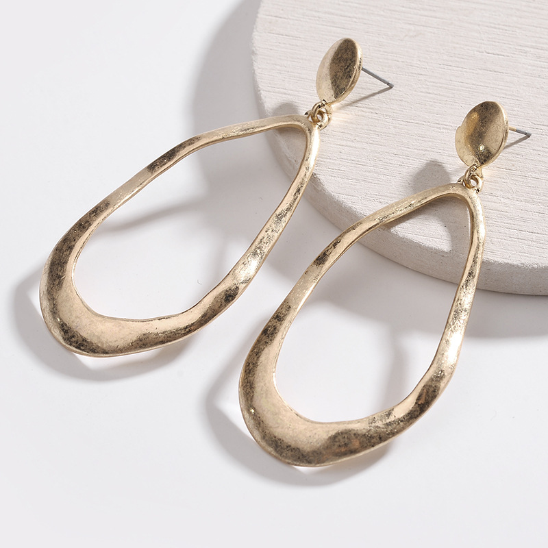 

Cut Out Metallic Hammered Polished Thumped Oval Hook Dangle Drops Earrings for Women