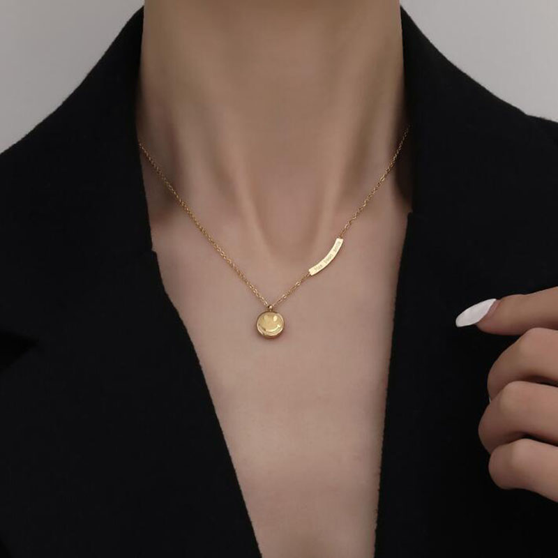 

Fashion Stainless Steel Necklace&Pendant for Women Girls Golden Smile Necklace Female Simple Wind Long Chain Women's Gifts
