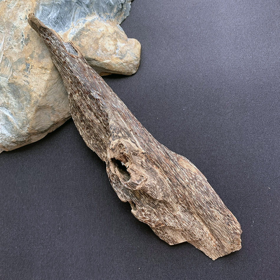 

26.4g Genuine Natural wild Chinese HaiNan oud wood Incense block agarwood dark oil collection