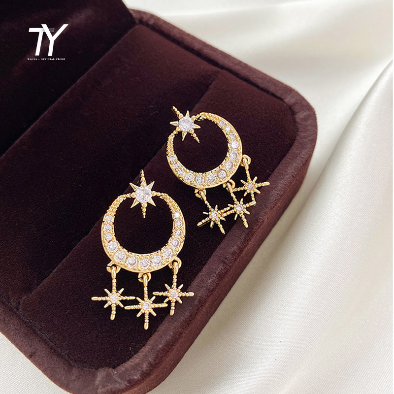 

2020 new classic micro setting zircon star moon Stud earring temperament South Korean female jewelry student Fashion Earrings