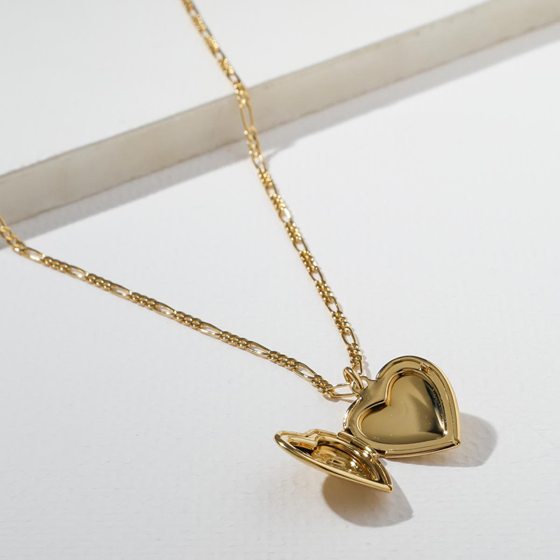 

New Trendy Love Heart Locket Necklaces Thick Chain Gold Necklaces for Women Vintage Pendant Necklace Fashion Gift for Friend